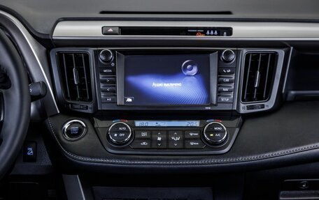 Toyota RAV4, 2018 год, 2 498 000 рублей, 21 фотография