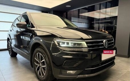 Volkswagen Tiguan II, 2018 год, 2 400 000 рублей, 2 фотография