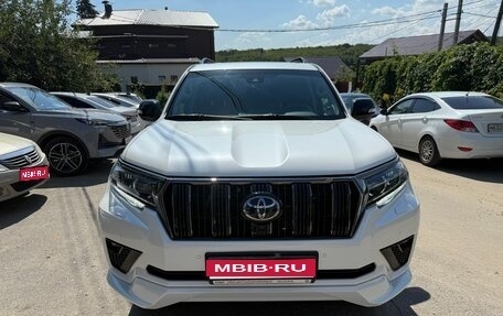 Toyota Land Cruiser Prado 150 рестайлинг 2, 2021 год, 8 500 000 рублей, 1 фотография
