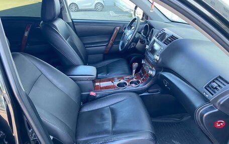 Toyota Highlander III, 2011 год, 1 590 000 рублей, 10 фотография