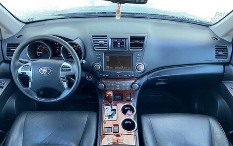 Toyota Highlander III, 2011 год, 1 590 000 рублей, 12 фотография
