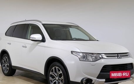 Mitsubishi Outlander III рестайлинг 3, 2014 год, 1 280 000 рублей, 3 фотография