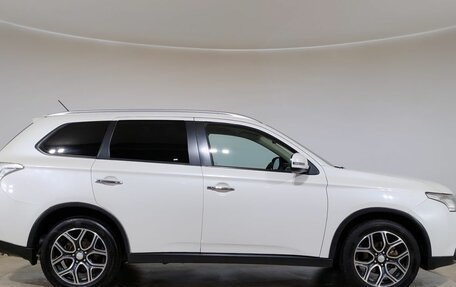 Mitsubishi Outlander III рестайлинг 3, 2014 год, 1 280 000 рублей, 4 фотография