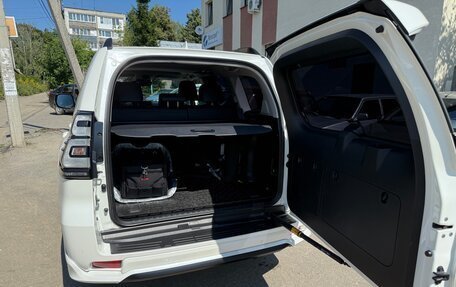 Toyota Land Cruiser Prado 150 рестайлинг 2, 2021 год, 8 500 000 рублей, 5 фотография
