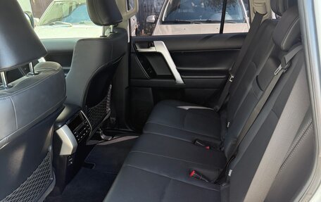 Toyota Land Cruiser Prado 150 рестайлинг 2, 2021 год, 8 500 000 рублей, 6 фотография