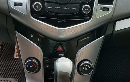 Chevrolet Cruze II, 2009 год, 650 000 рублей, 8 фотография