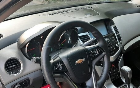 Chevrolet Cruze II, 2009 год, 650 000 рублей, 4 фотография