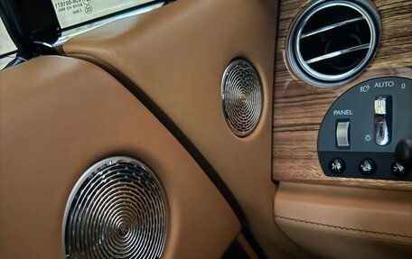 Rolls-Royce Wraith, 2017 год, 25 000 000 рублей, 18 фотография
