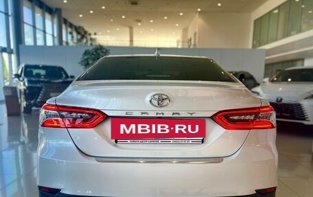 Toyota Camry, 2024 год, 5 650 000 рублей, 4 фотография