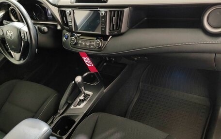 Toyota RAV4, 2019 год, 2 790 000 рублей, 13 фотография