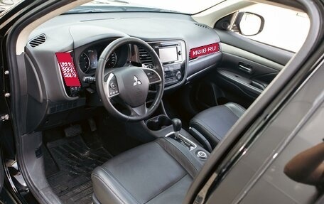 Mitsubishi Outlander III рестайлинг 3, 2013 год, 1 265 000 рублей, 13 фотография