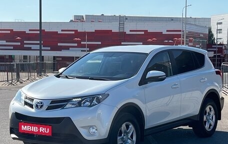 Toyota RAV4, 2015 год, 2 197 000 рублей, 8 фотография