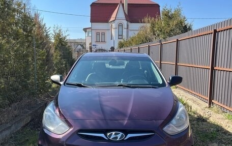 Hyundai Solaris II рестайлинг, 2011 год, 750 000 рублей, 1 фотография