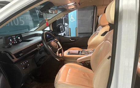 Hyundai Staria, 2022 год, 3 830 000 рублей, 7 фотография