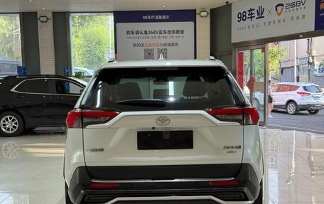 Toyota RAV4, 2021 год, 2 830 000 рублей, 5 фотография