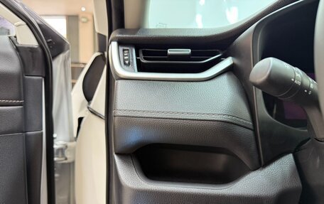 Toyota RAV4, 2021 год, 2 830 000 рублей, 17 фотография