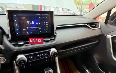 Toyota RAV4, 2021 год, 2 830 000 рублей, 15 фотография
