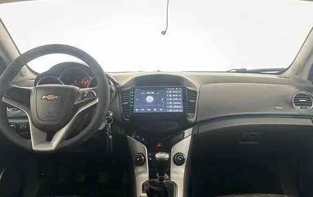 Chevrolet Cruze II, 2010 год, 599 000 рублей, 17 фотография