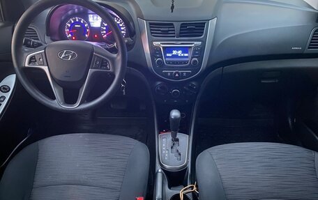 Hyundai Solaris II рестайлинг, 2015 год, 1 290 000 рублей, 2 фотография