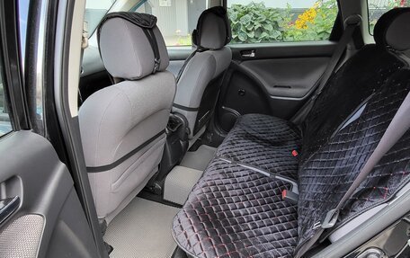 Toyota Matrix, 2004 год, 775 000 рублей, 5 фотография