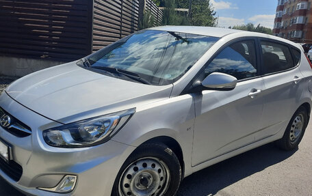 Hyundai Solaris II рестайлинг, 2012 год, 1 180 000 рублей, 1 фотография