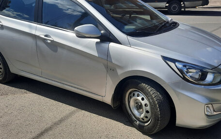 Hyundai Solaris II рестайлинг, 2012 год, 1 180 000 рублей, 2 фотография