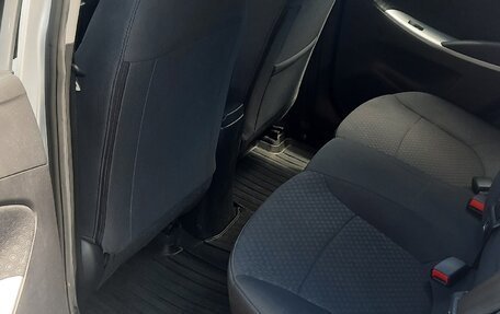 Hyundai Solaris II рестайлинг, 2012 год, 1 180 000 рублей, 7 фотография