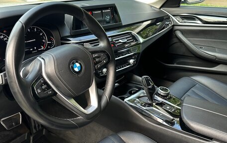 BMW 5 серия, 2019 год, 2 800 000 рублей, 10 фотография