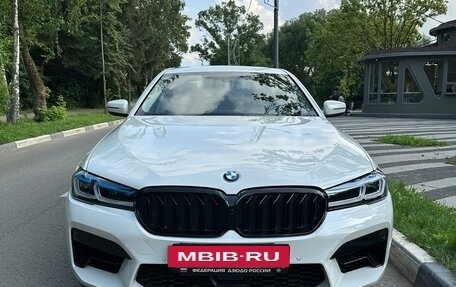 BMW 5 серия, 2019 год, 2 800 000 рублей, 2 фотография