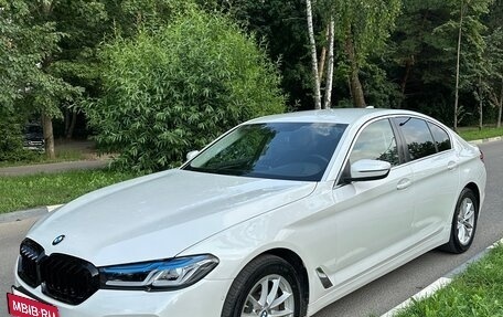 BMW 5 серия, 2019 год, 2 800 000 рублей, 3 фотография