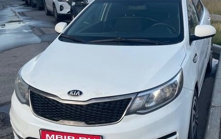 KIA Rio III рестайлинг, 2016 год, 830 000 рублей, 1 фотография