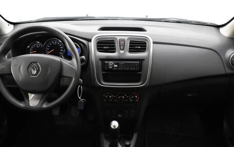 Renault Logan II, 2015 год, 750 000 рублей, 5 фотография
