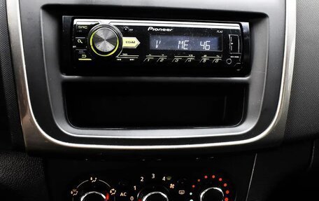 Renault Logan II, 2015 год, 750 000 рублей, 7 фотография