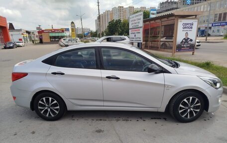 Hyundai Solaris II рестайлинг, 2014 год, 775 000 рублей, 3 фотография