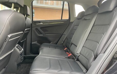 Volkswagen Tiguan II, 2019 год, 3 000 000 рублей, 28 фотография
