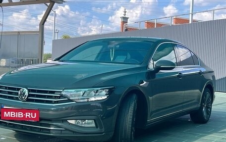 Volkswagen Passat B8 рестайлинг, 2021 год, 3 200 000 рублей, 23 фотография