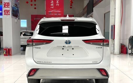Toyota Highlander, 2022 год, 3 989 000 рублей, 4 фотография