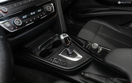BMW 3 серия, 2017 год, 1 880 000 рублей, 14 фотография