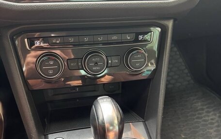 Volkswagen Tiguan II, 2018 год, 2 250 000 рублей, 7 фотография