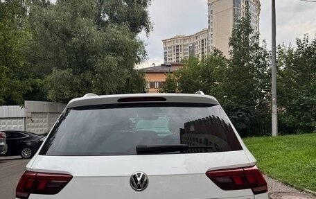 Volkswagen Tiguan II, 2018 год, 2 250 000 рублей, 3 фотография