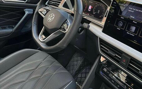 Volkswagen Tiguan II, 2022 год, 2 490 000 рублей, 2 фотография