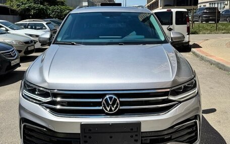 Volkswagen Tiguan II, 2022 год, 2 490 000 рублей, 3 фотография