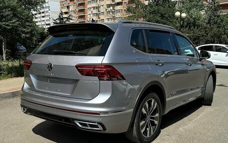 Volkswagen Tiguan II, 2022 год, 2 490 000 рублей, 7 фотография