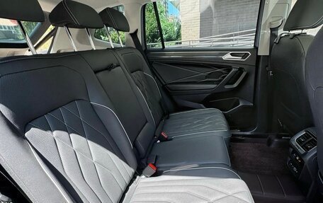 Volkswagen Tiguan II, 2022 год, 2 490 000 рублей, 10 фотография