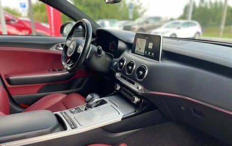 KIA Stinger I, 2018 год, 2 270 000 рублей, 24 фотография