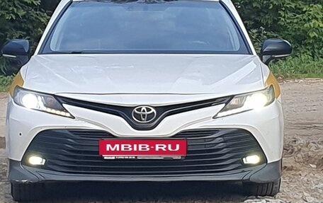 Toyota Camry, 2019 год, 1 400 000 рублей, 7 фотография