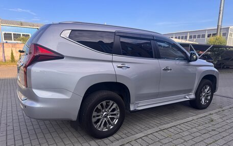 Mitsubishi Pajero Sport III рестайлинг, 2021 год, 5 000 000 рублей, 4 фотография