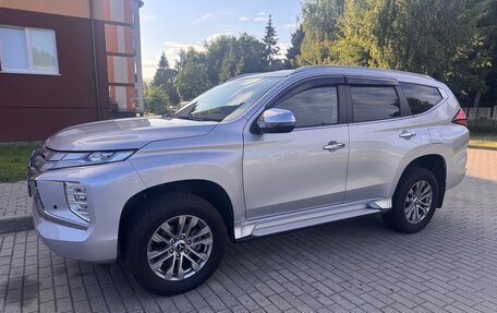 Mitsubishi Pajero Sport III рестайлинг, 2021 год, 5 000 000 рублей, 2 фотография