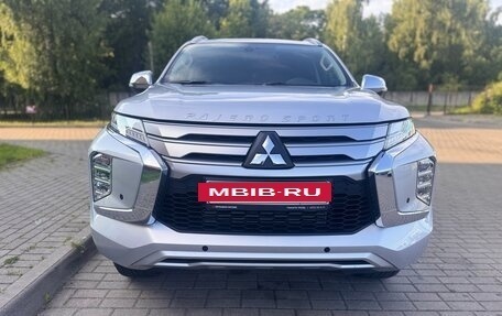 Mitsubishi Pajero Sport III рестайлинг, 2021 год, 5 000 000 рублей, 7 фотография