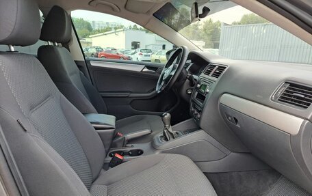 Volkswagen Jetta VI, 2012 год, 997 000 рублей, 13 фотография